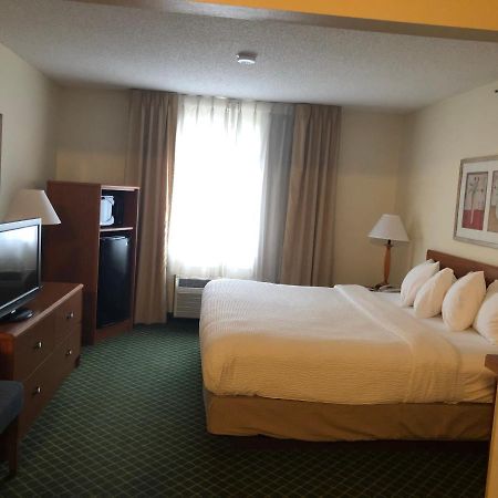 Baymont By Wyndham Coon Rapids Hotel Exterior photo