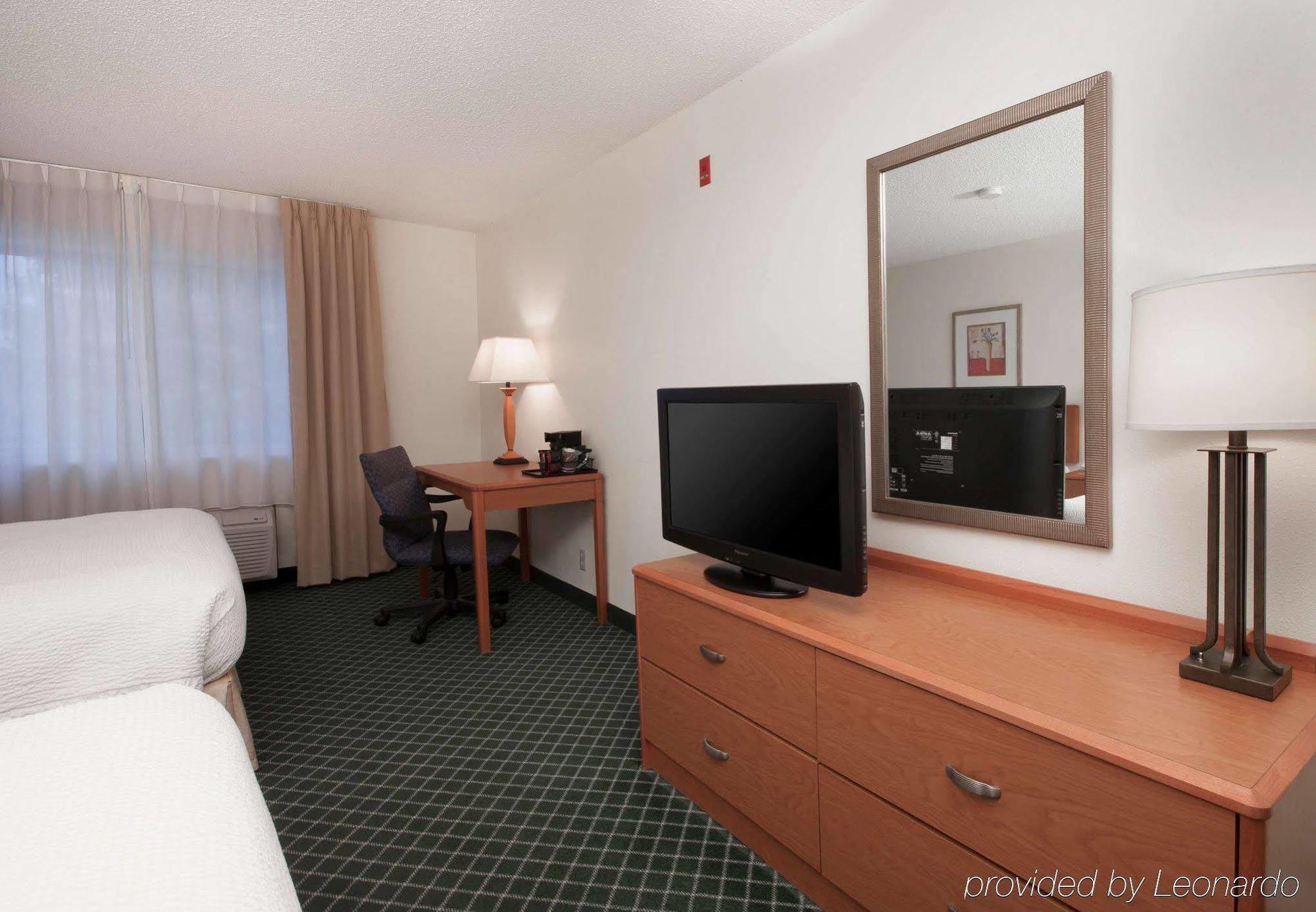 Baymont By Wyndham Coon Rapids Hotel Exterior photo