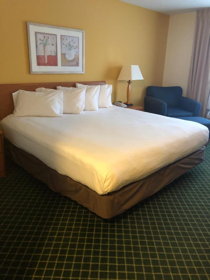 Baymont By Wyndham Coon Rapids Hotel Exterior photo